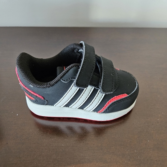 Brand new Adidas switch infant shoes - Picture 1 of 3